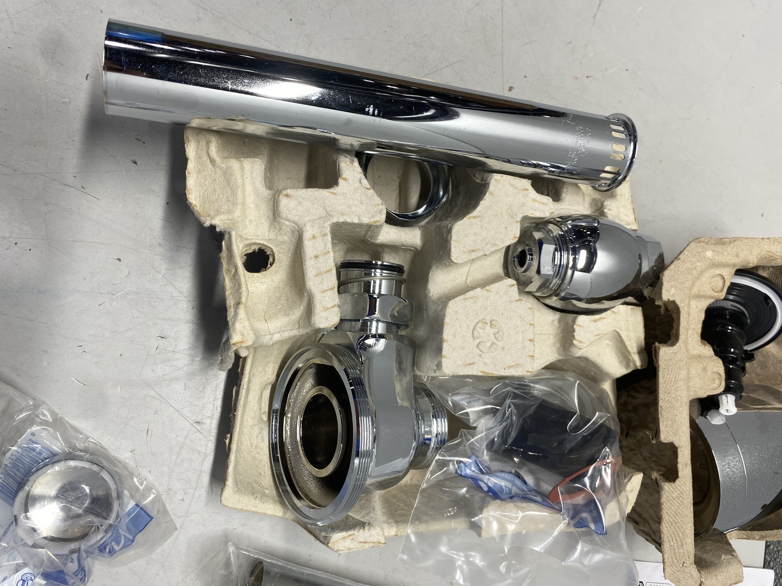 Sloan G2 Optima Plus 8110 Exposed Sensor Flushometer 3.5 GPF