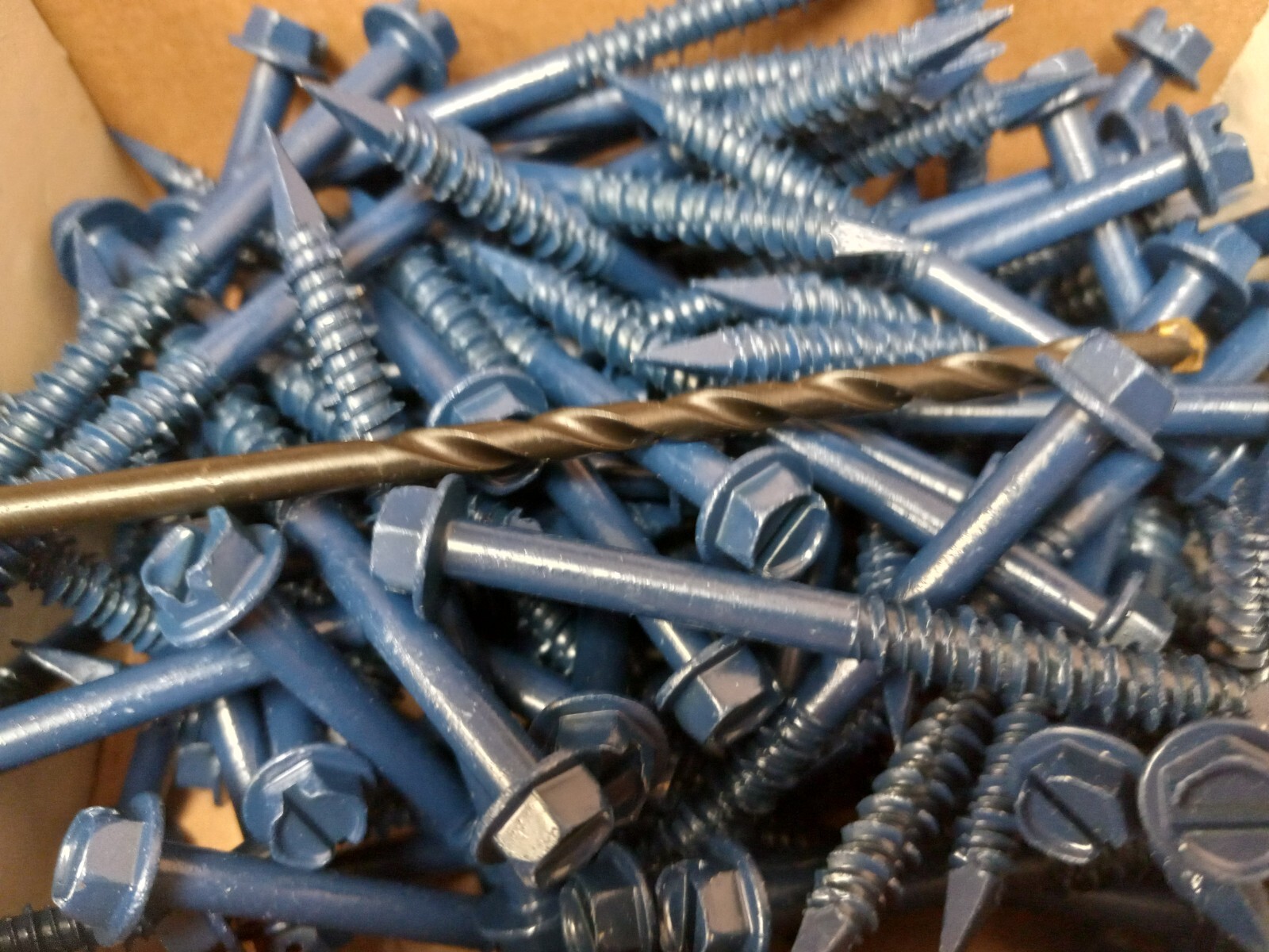 1/4″ x 2-3/4″ Concrete Screws Hex Washer Head 100pcs with DRILL BIT