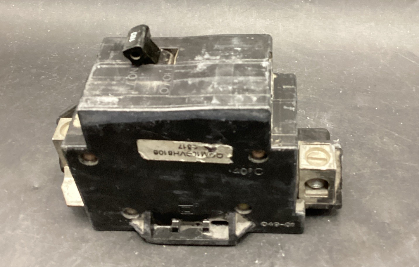 USED Square D QOM100VH8106 22kA 2 Pole 100 Amp Bolt On Main Circuit Breaker