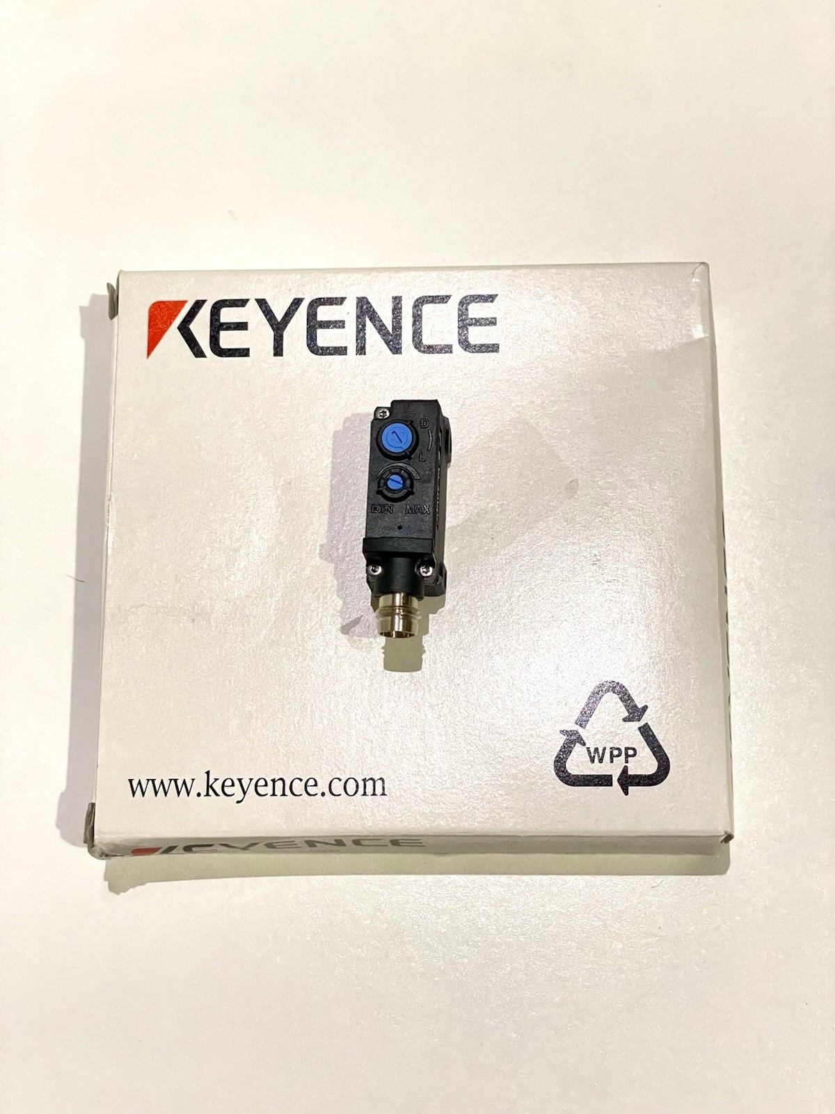 Keyence PZ-G42CP Square Reflective Photoelectric Sensor M8 Connector Type