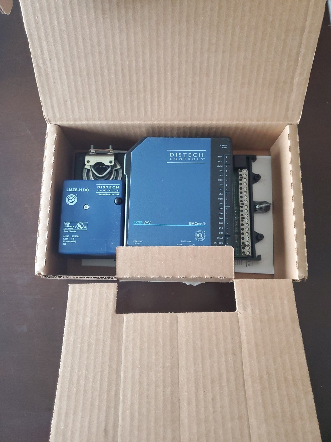Distech CDIB-VAXX-01 ECB-VAV Programmable Controller 4 UI, 4 Do, 2 UO