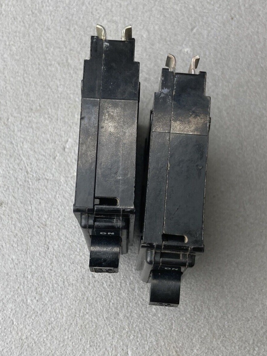 Lot of Two (2x) Square D QO120 20 Amp 1 Pole 120/240V QO black Trip Window