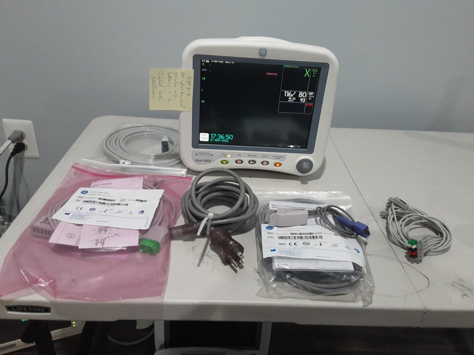 GE Dash 4000 Monitor Nellcor sp02 ,2 IBP and Co2 + 90 days free return and warr