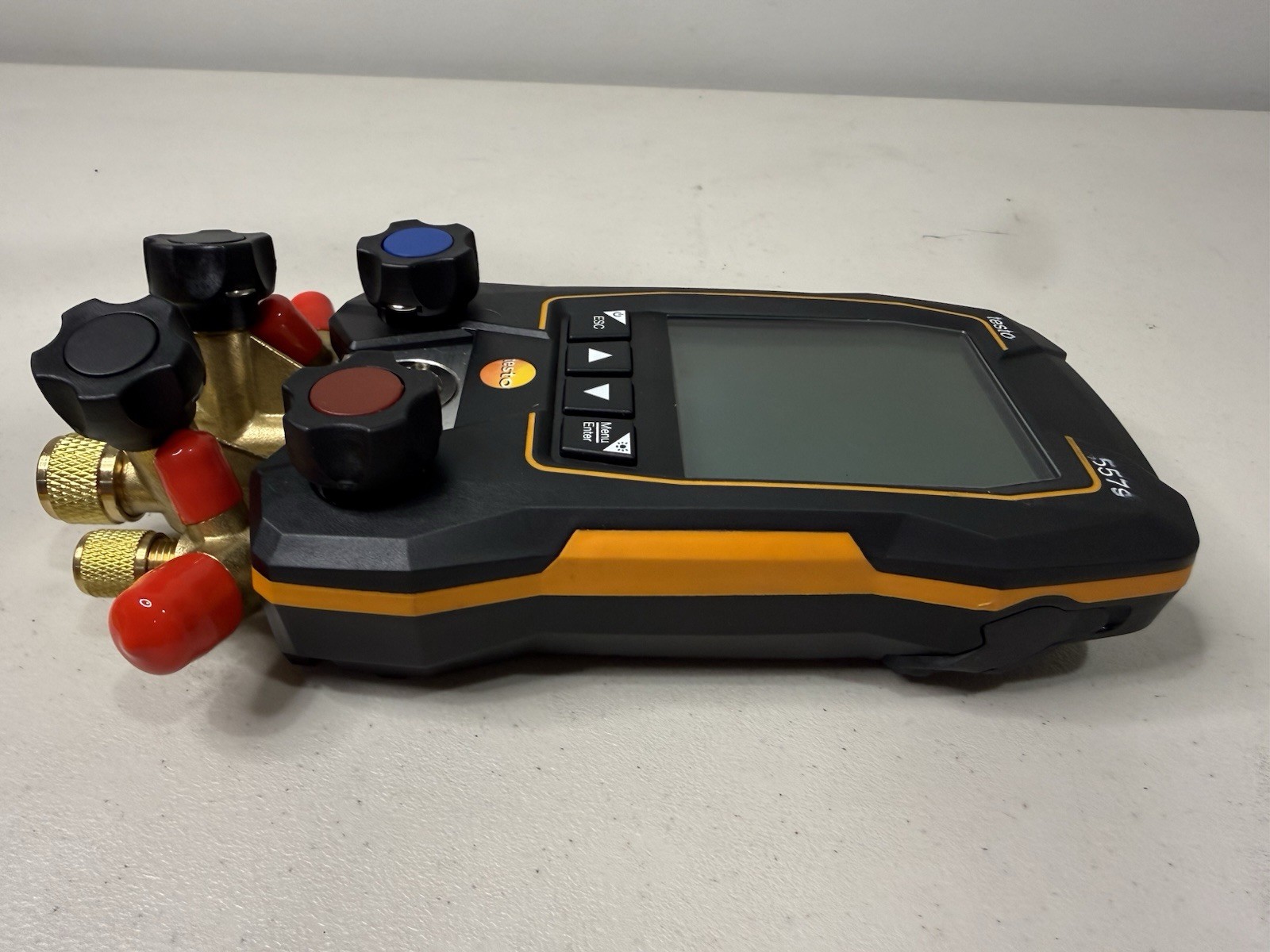 Testo 557s Smart Digital Manifold Kit w/ Hoses & Wireless Probes- Barely Used