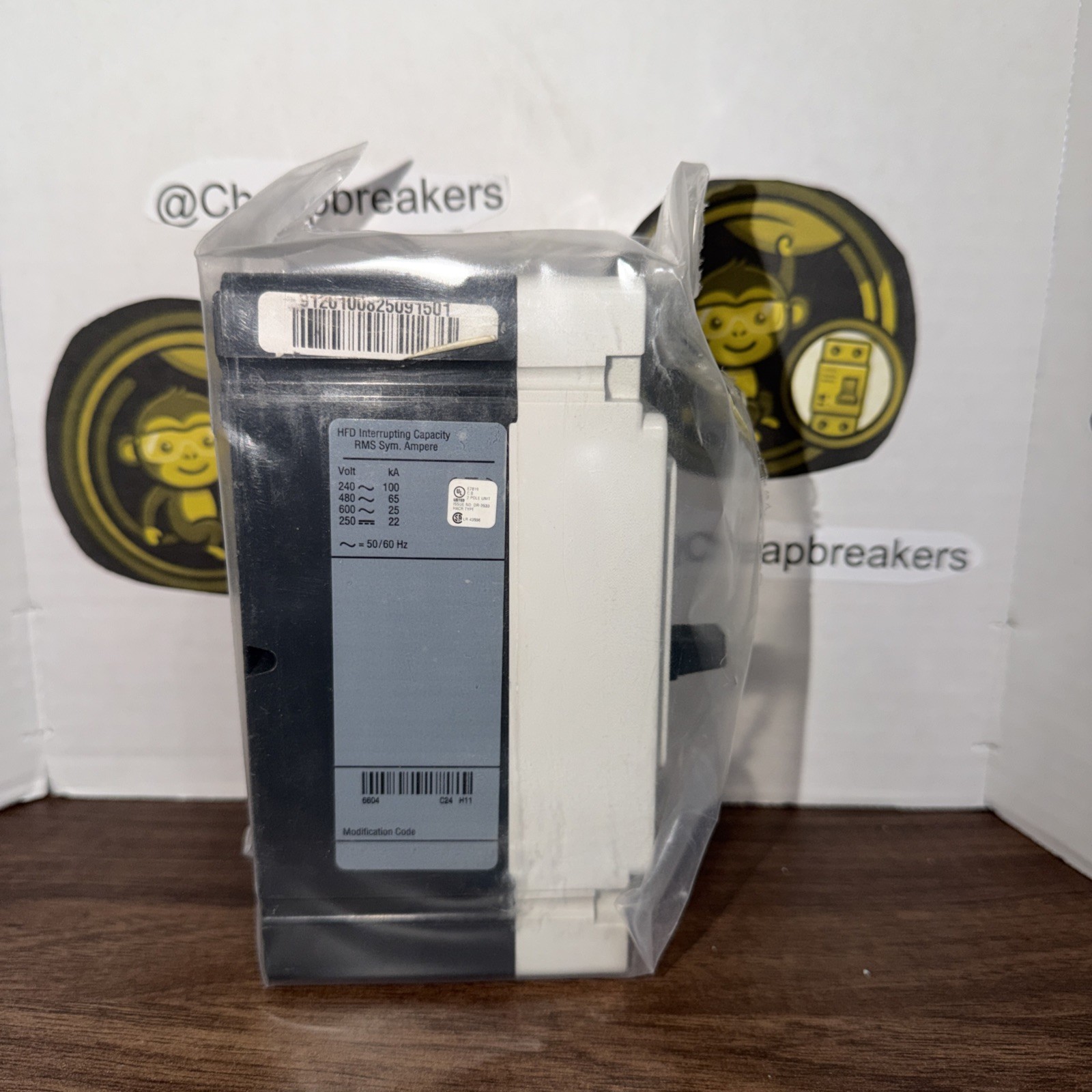 NEW IN BOX Eaton Circuit Breaker HFD 65k 2 Pole 30 Amp HFD2030L 6639C97G87