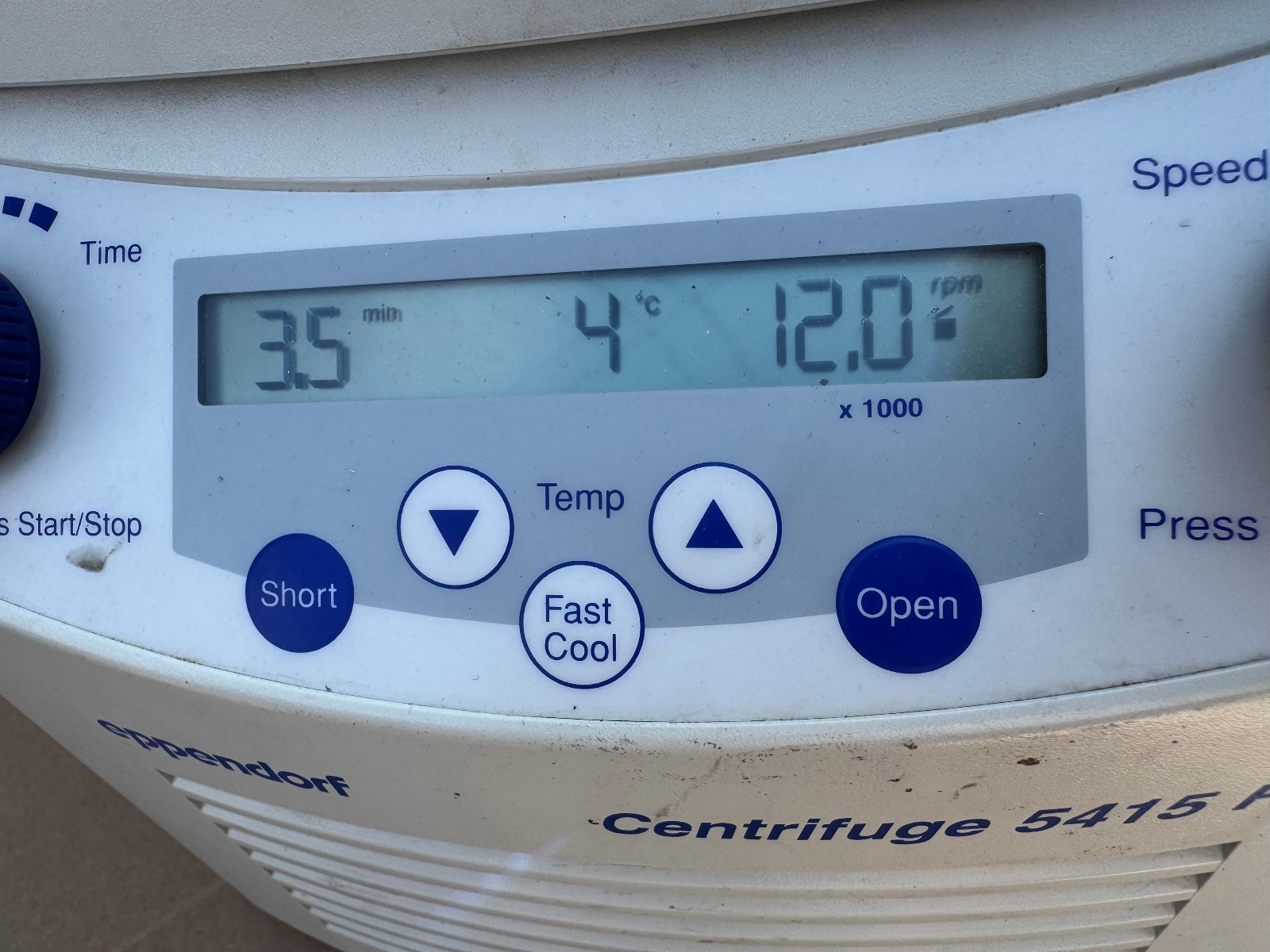 Eppendorf 5415 R Refrigerated Centrifuge with FA45-24-11 Rotor Parts