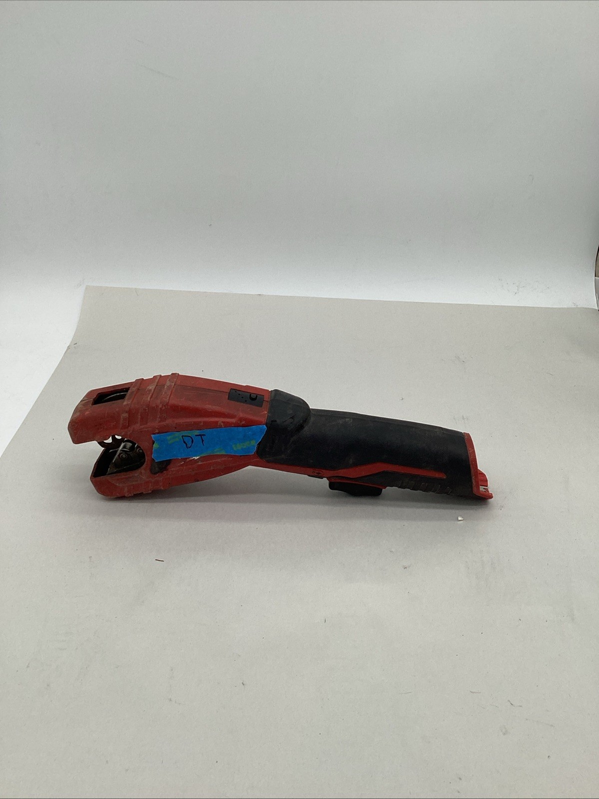 Milwaukee 2471-20 Bare-Tool 12-Volt Pipe Cutter- FOR PARTS