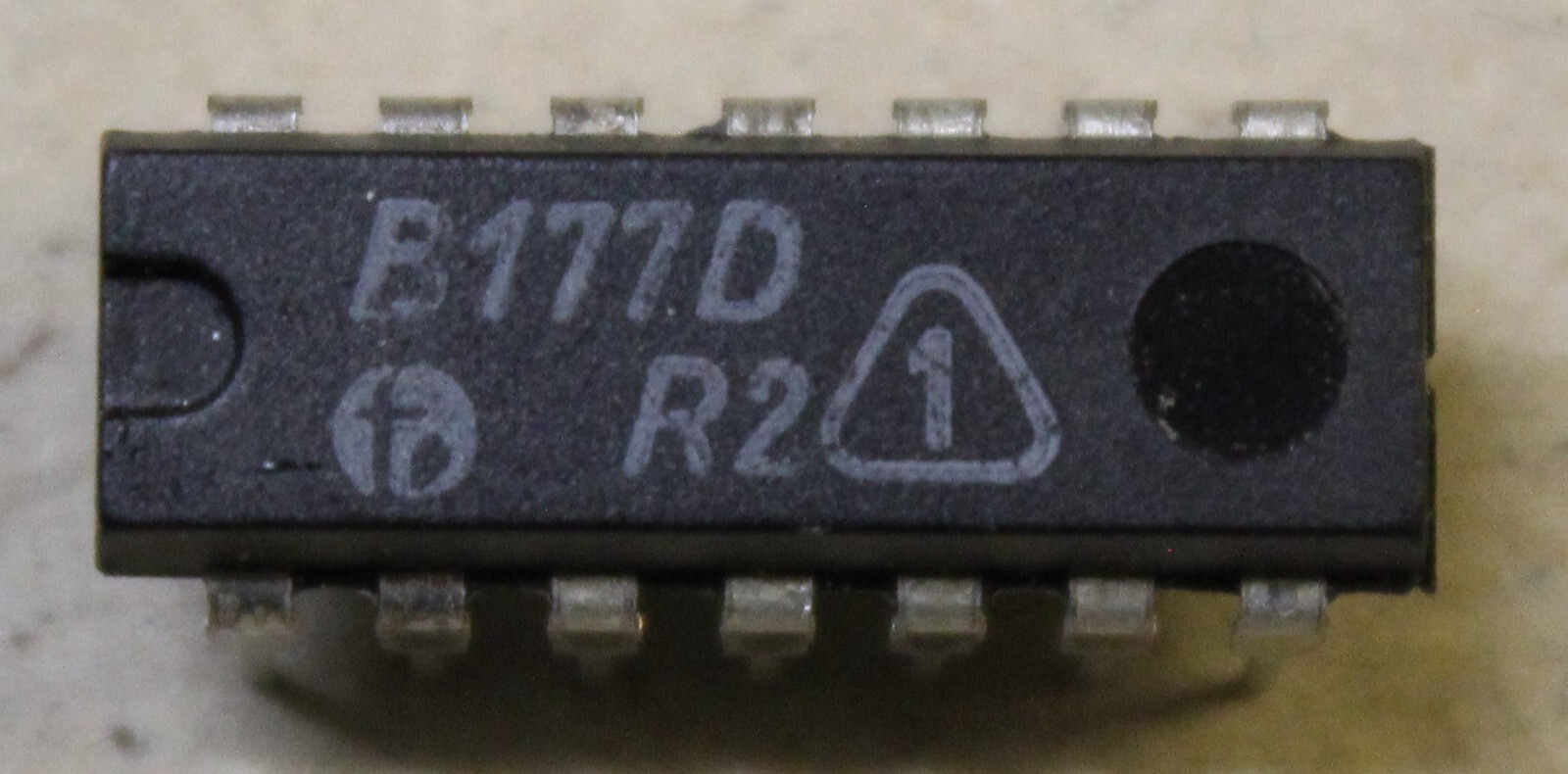 10x B 177 D, (µA177) Operationsverstärker aus RFT-Produktion DDR