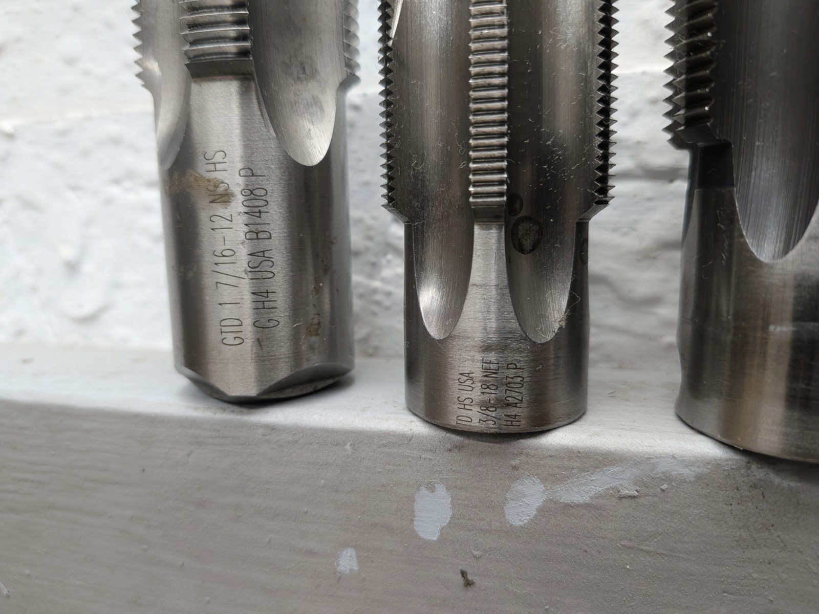 LOT OF USA LRG TAPS, GTD 1-3/8″, GTD 2″ -12, REGAL 1-5/8″, REGAL 1-5/16, 12PC