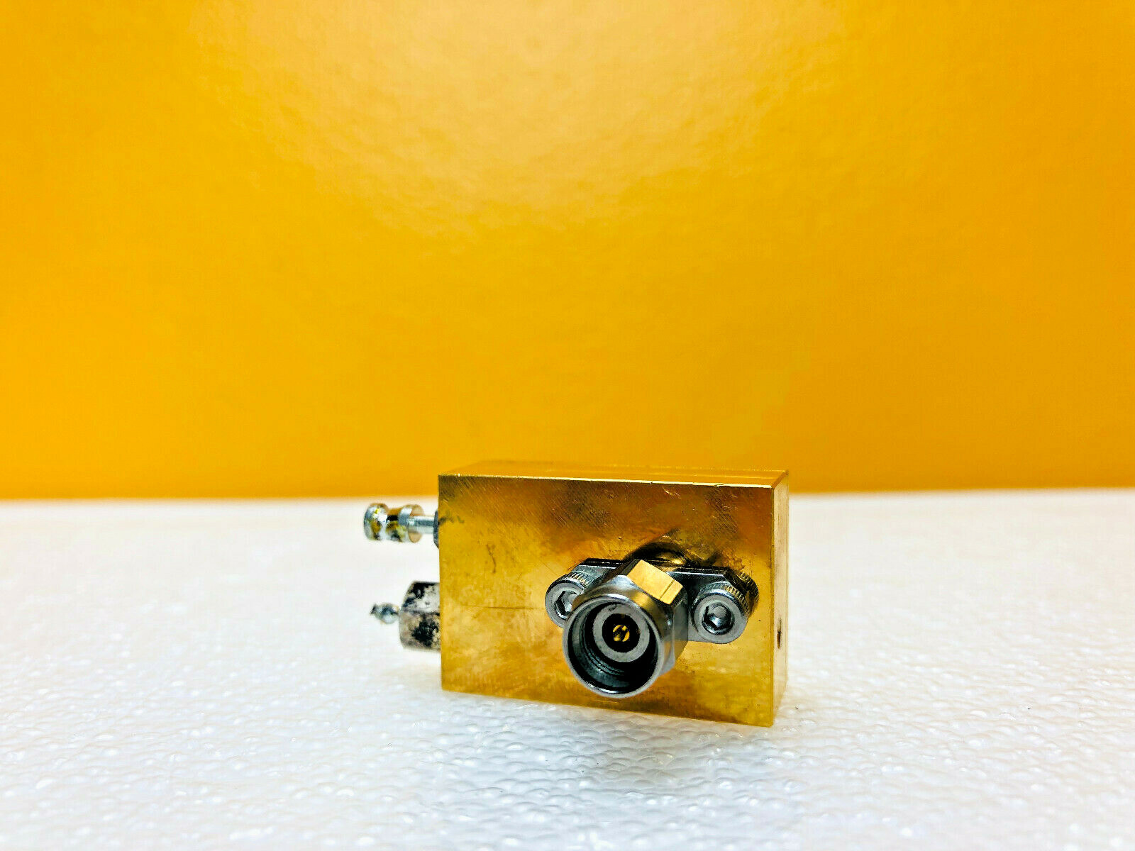 SHF Comm SHF 50 500 Hz to 50 GHz, 50 Ohm. Type V 1.85 mm (M) Bias Load. Tested!