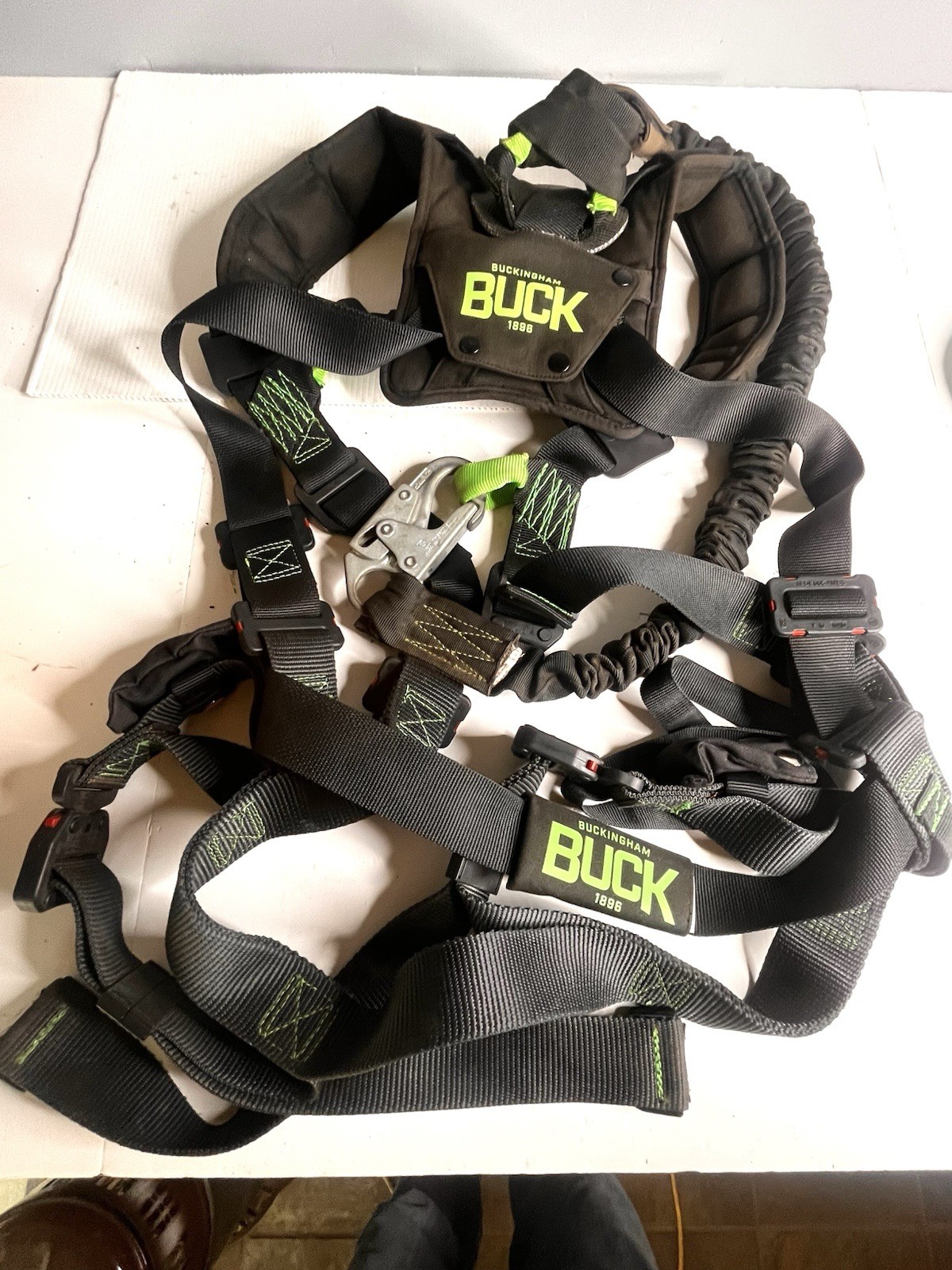 Buckingham Buck Safety Fall Harness w/Leg Straps Energy Absorbing Buckyard 2022