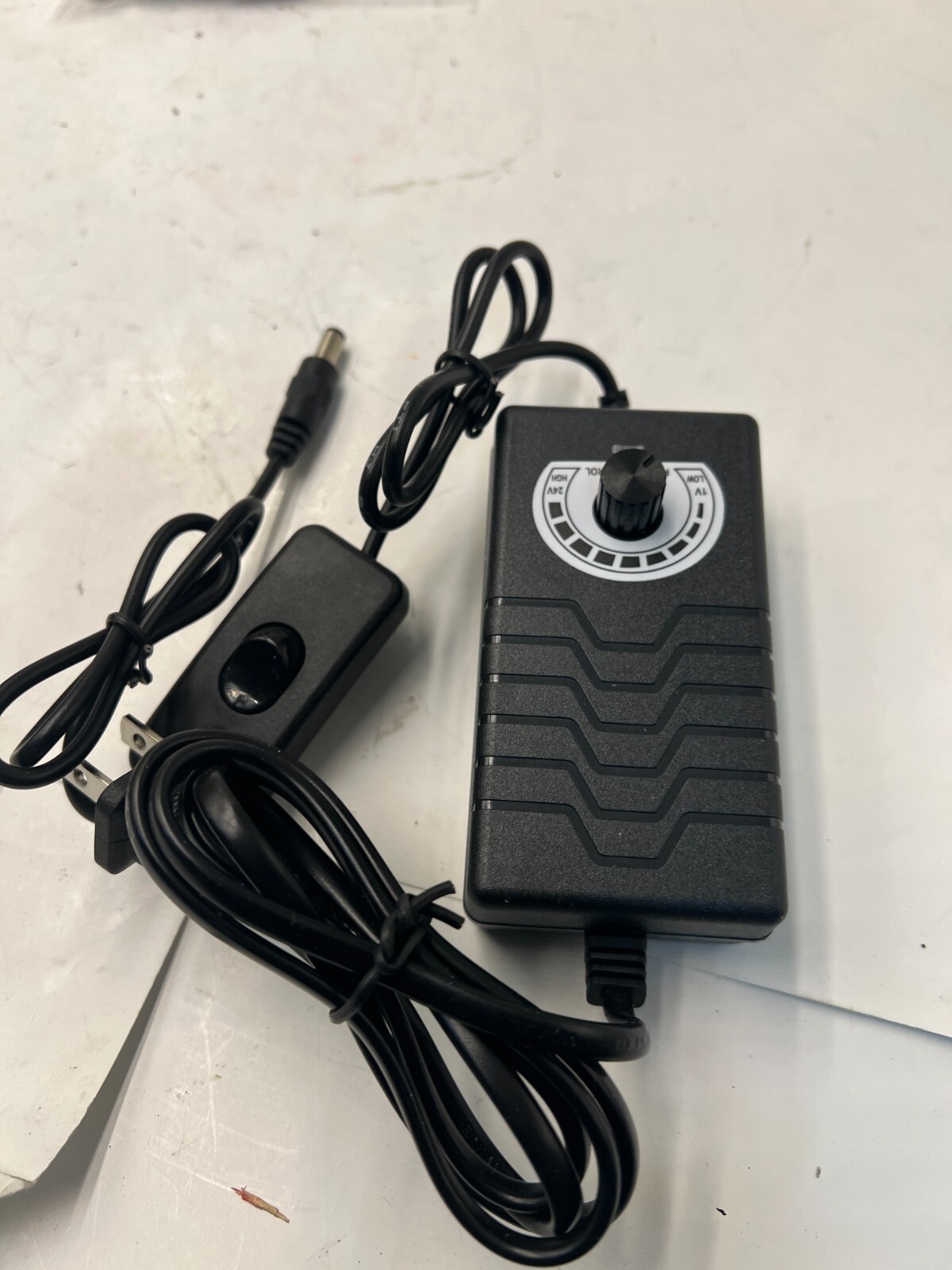 Adjustable Power Supply Adapter QiYe-F001 AC100V-240V 50-60Hz PICTURED ITEM ONLY