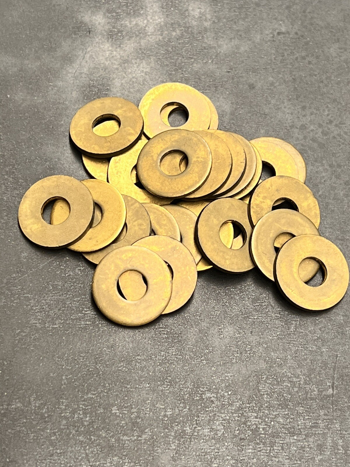 (25) 1/4 Brass Flat Washer Oversized for 1/4″ bolt size 3/4″ wide #16L, BRASS