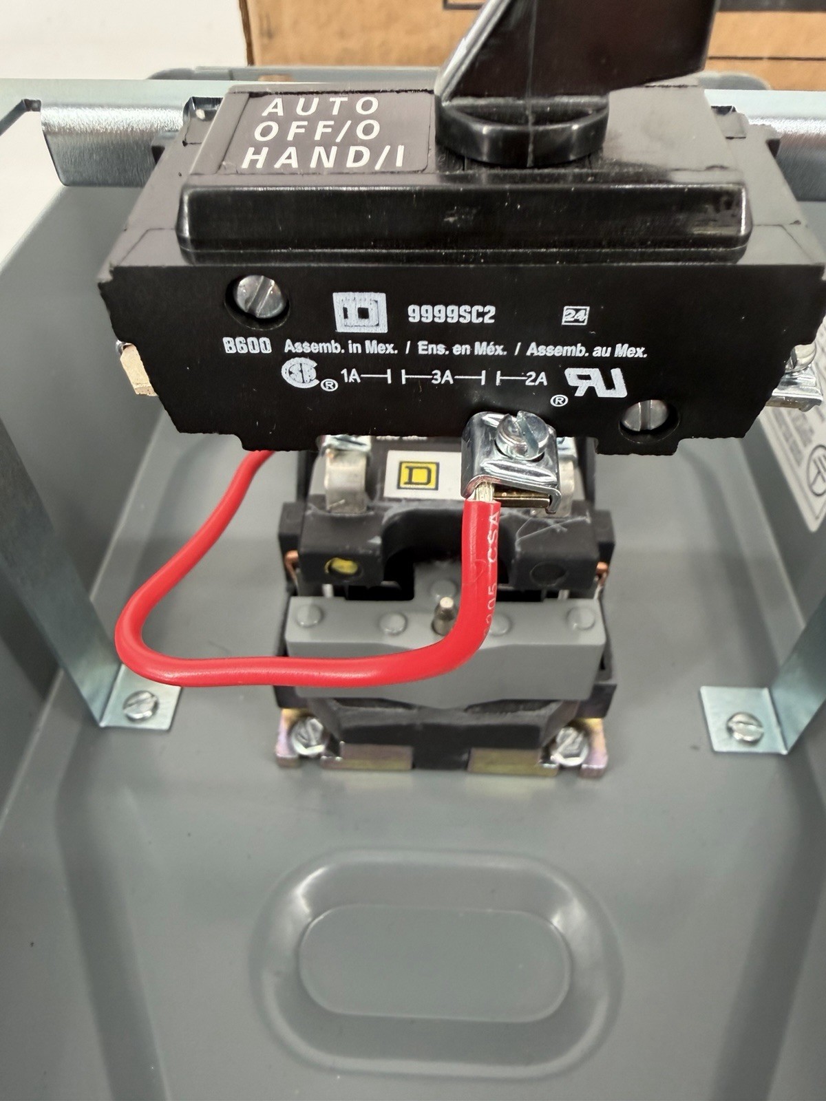 Square D 8903LG40V02C Multi-Pole Lighting Contactor, Electrically Held, 4P, 4NO