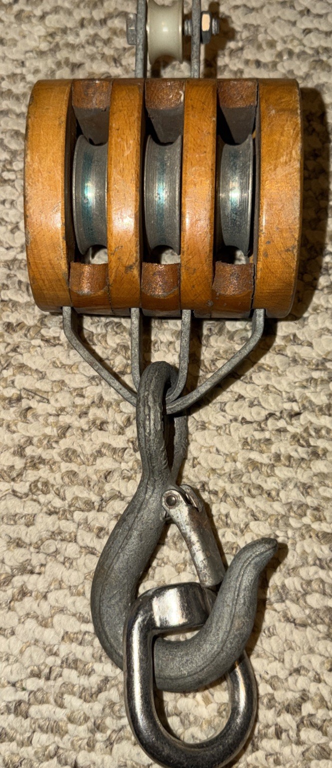Campbell 7208436 3003AF 4″ Triple Wood Shell Block with Loose Hook (3/8″ Rope)