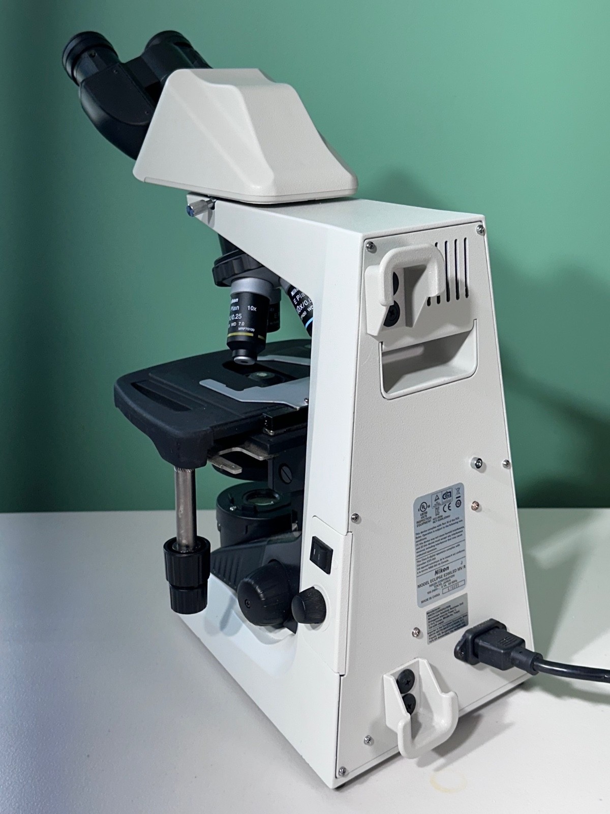 Nikon Eclipse E200 Binocular Microscope 4x 10x 40x 100x Oil LED Excellent