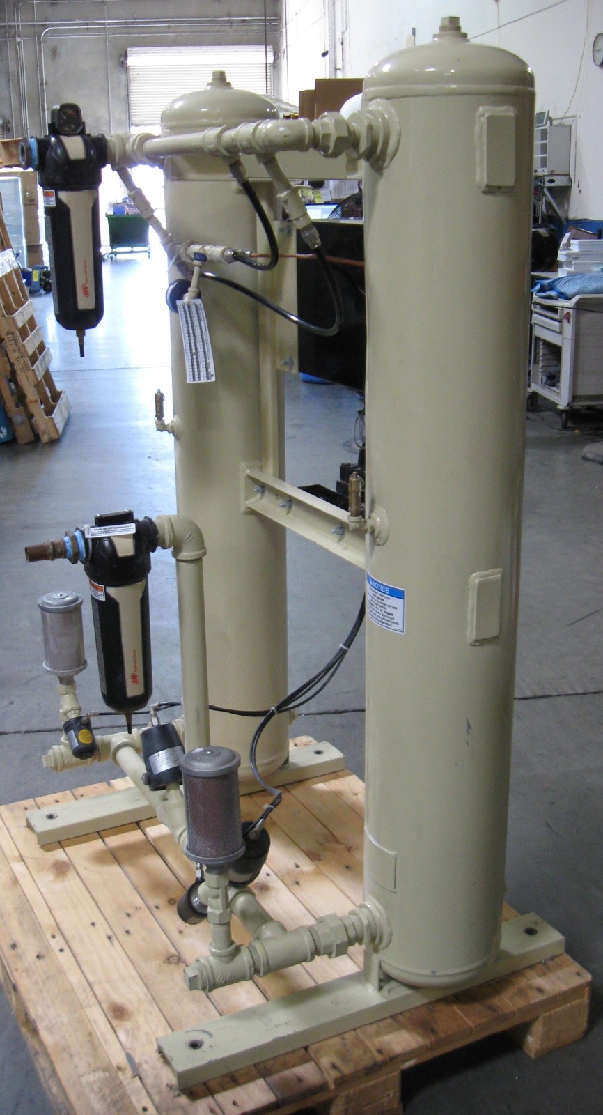 C200062 IR Ingersoll-Rand HLA1601HE0AA Heatless Desiccant Compressed Air Dryer