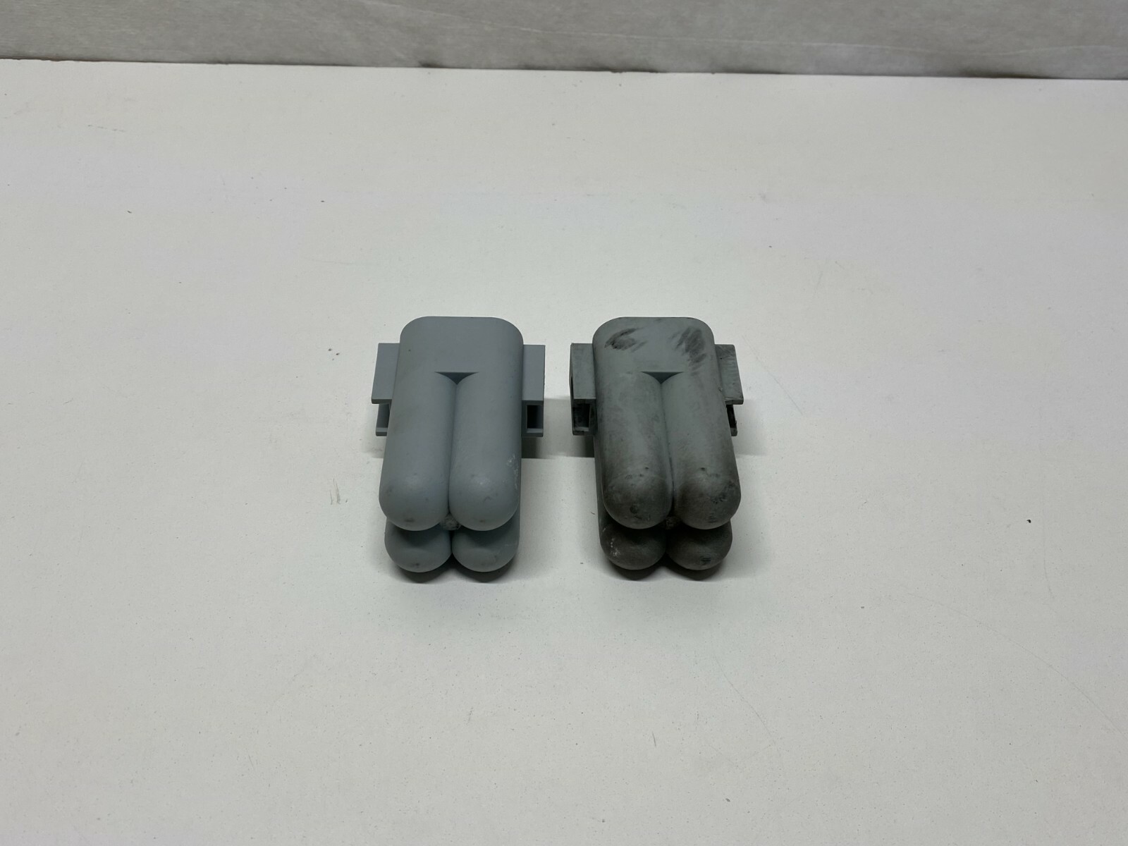 J12: Set of 4 CENTRIFUGE SWING ROTOR BUCKET ADAPTER