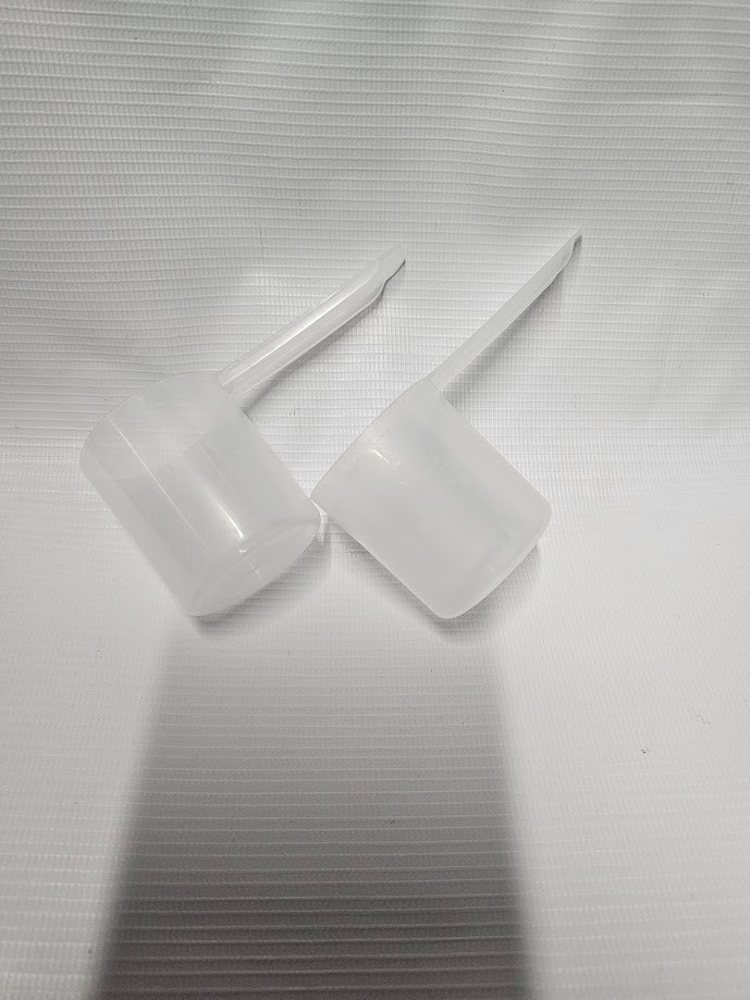 2 New Clear Plastic Measuring Scoop 75 CC – 75ml free shipping