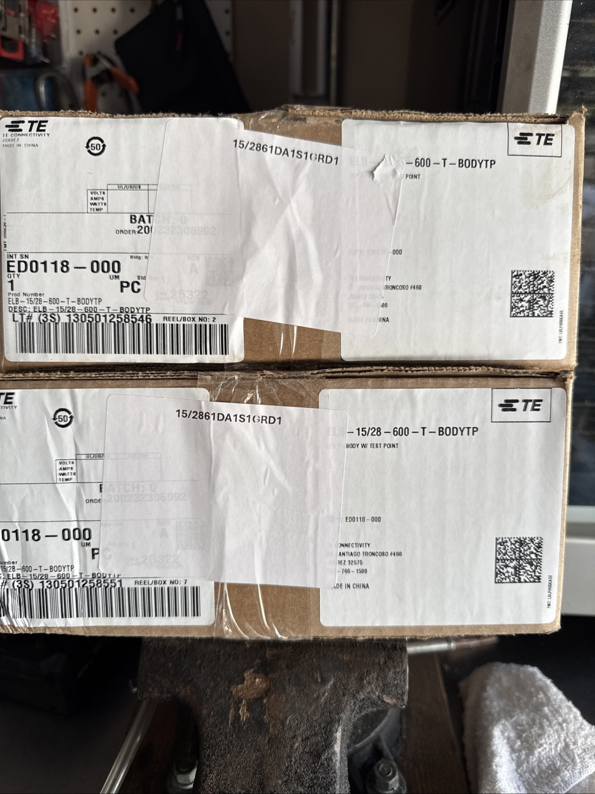 TE Connectivity ELB-15/28-600-T-BODYTP T Body Elbow Deadbreak Connector 600A