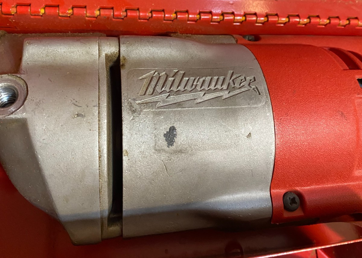 Milwaukee 1107-1 Heavy Duty Corded 1/2″ Right Angle Drill w/ Hard Case & Bits