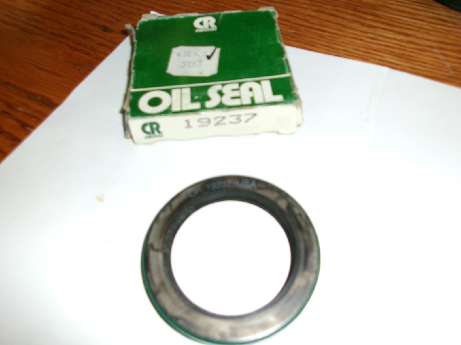 CHICAGO RAWHIDE 19237 OIL SEAL~~MADE IN USA !!~1.937″ X 2.69″ X .315″