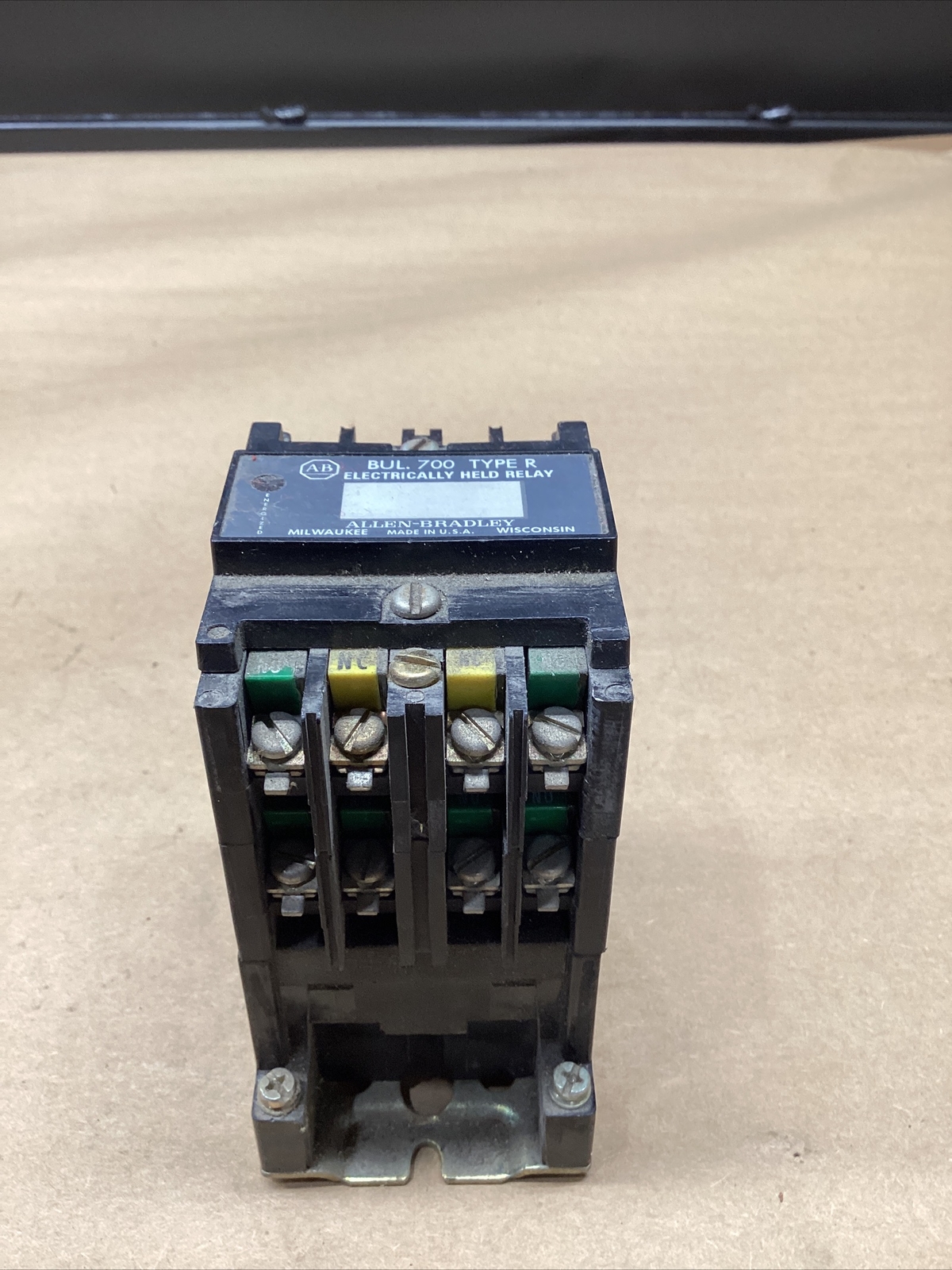 Allen Bradley BUL 700 Type R Electrically held relay 700-R620A1 ser B #704K83