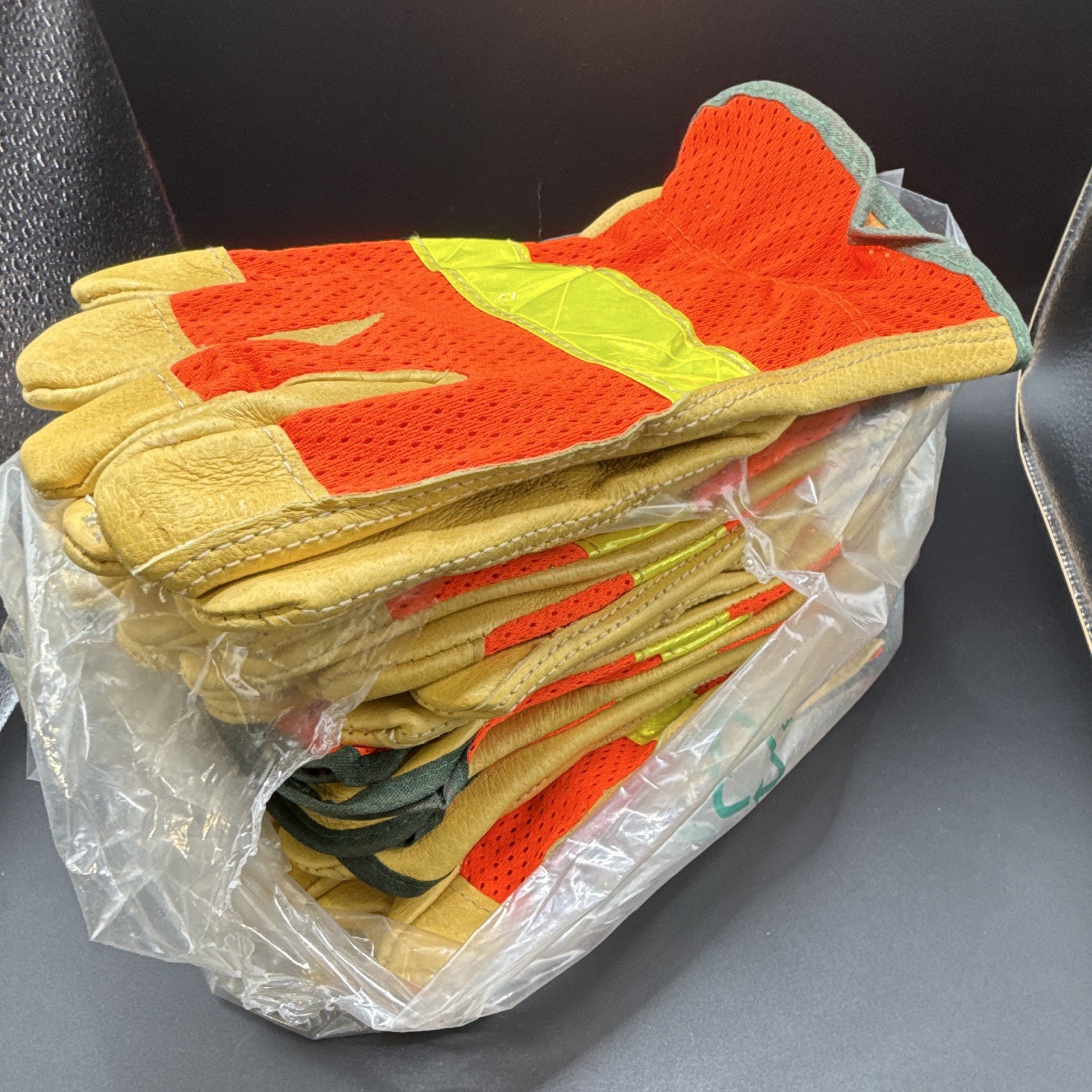 10 Pair Wells Lamont Medium Hi-Vis Leather Palm Work Gloves New Size M, Y0325M