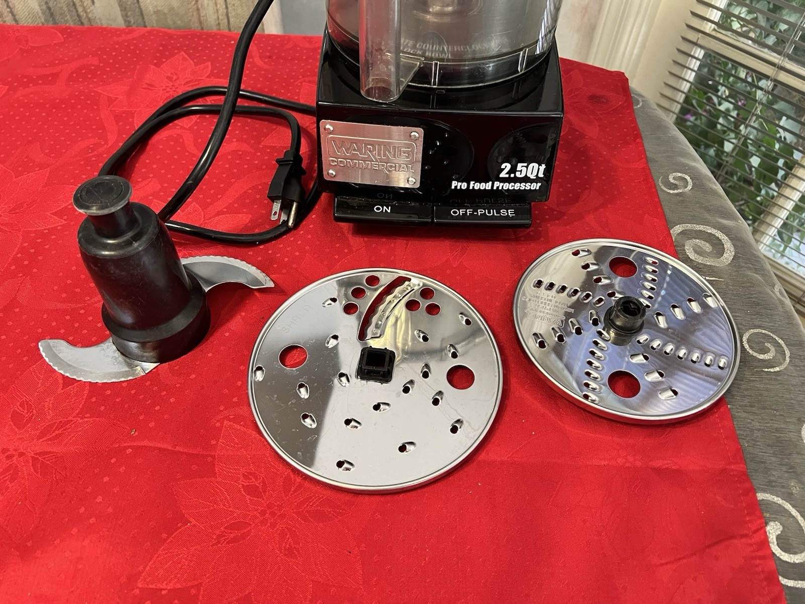 Waring Commercial WFP11S 120V 2.5 Quart Pro Food Processor TESTED W/ Accessories