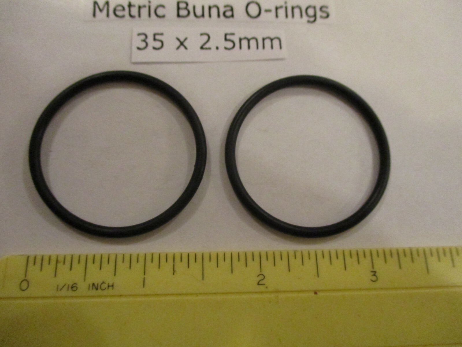 35mm ID x 40mm OD x 2.5mm thick O-ring. Buna-70. Quan 2.
