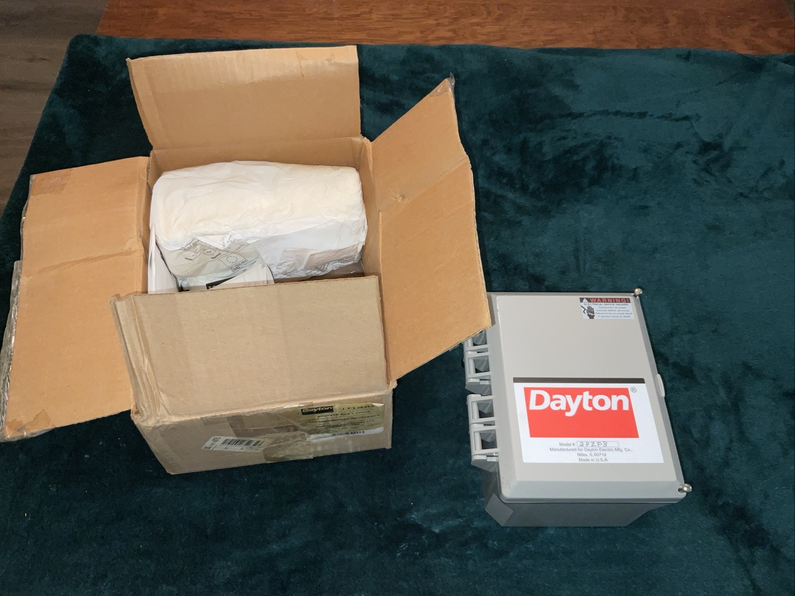 Dayton 2Pzf8 Motor/Pump Control Box, 1 Ph, 240V, 32 Amps