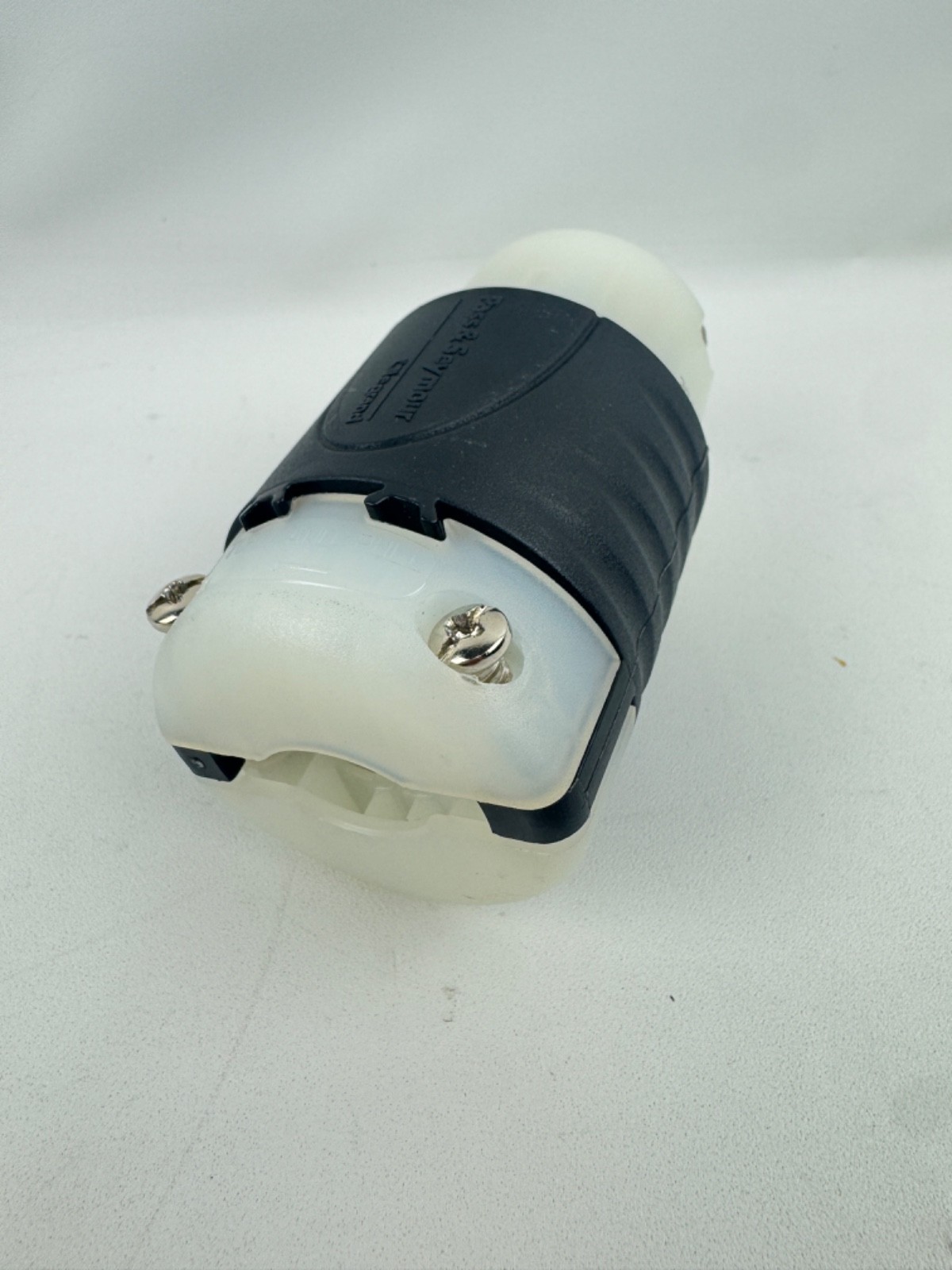 Legrand Pass Seymour L1820C 20A 120/208V Industrial Grade TurnLok