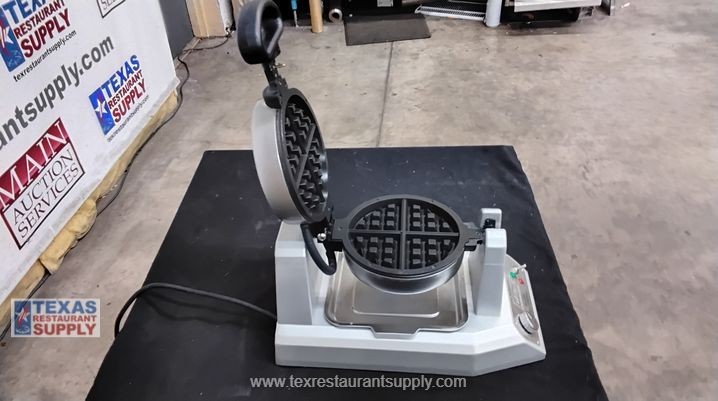 Waring WW180X Commercial Single Belgian Waffle Maker