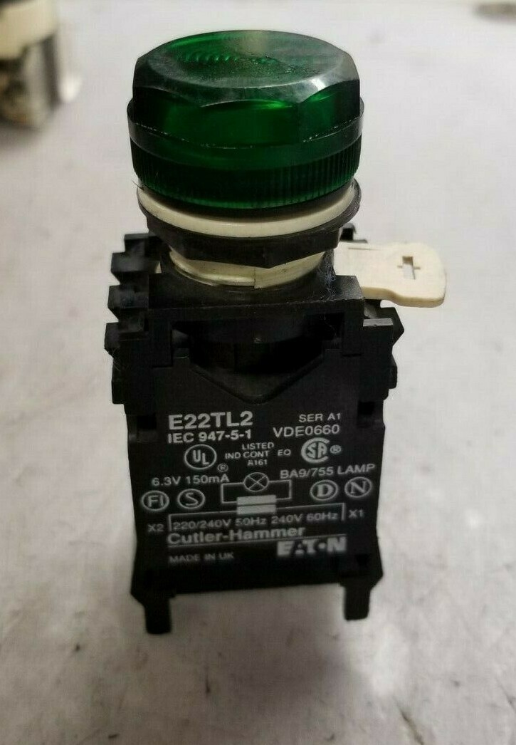 CUTLER HAMMER GREEN ILLUMINATED PILOT LIGHT SERIES A1 240 VAC E22TL2