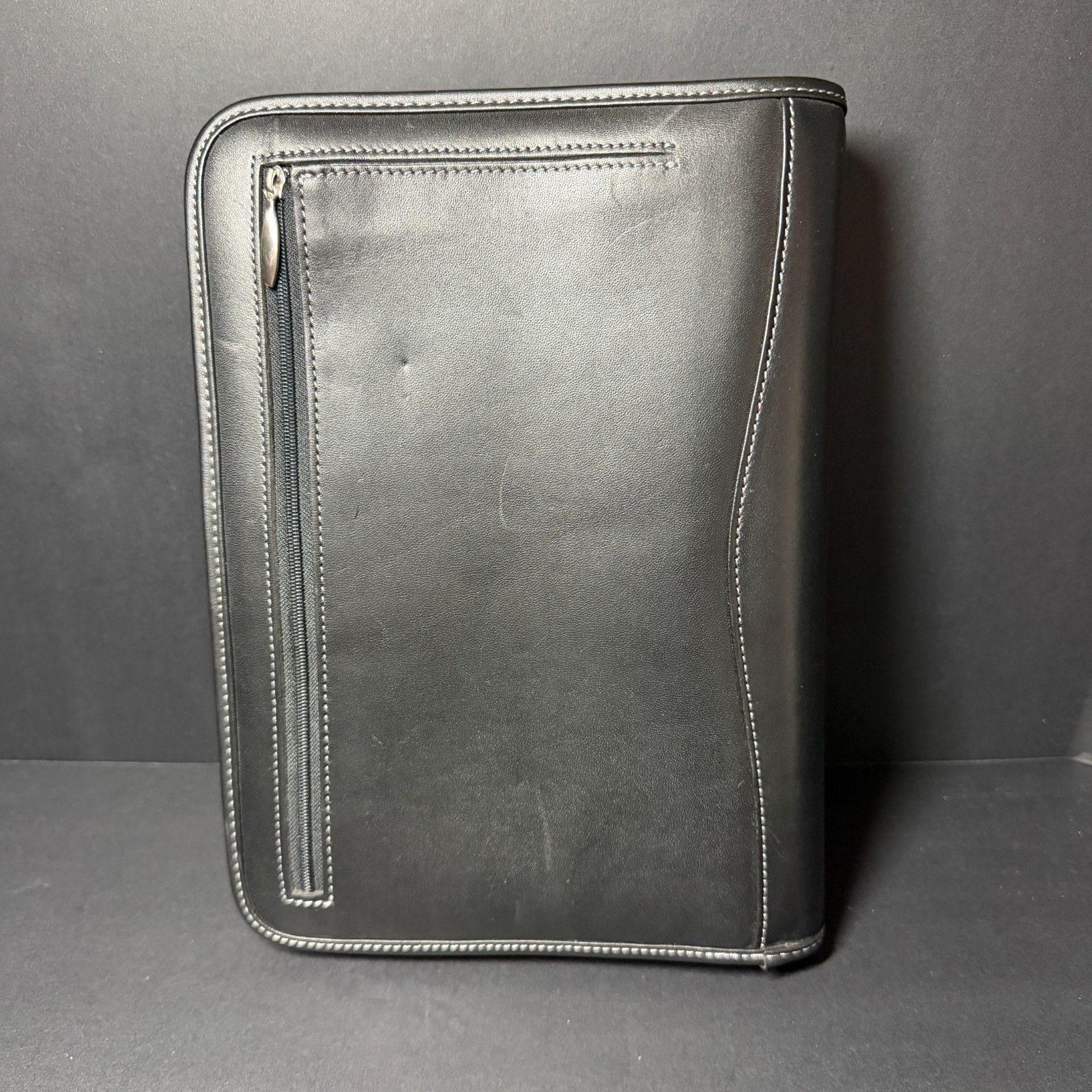 Black Leather Franklin Covey Zipper Agenda Planner, 8 x 10 1/2 inches