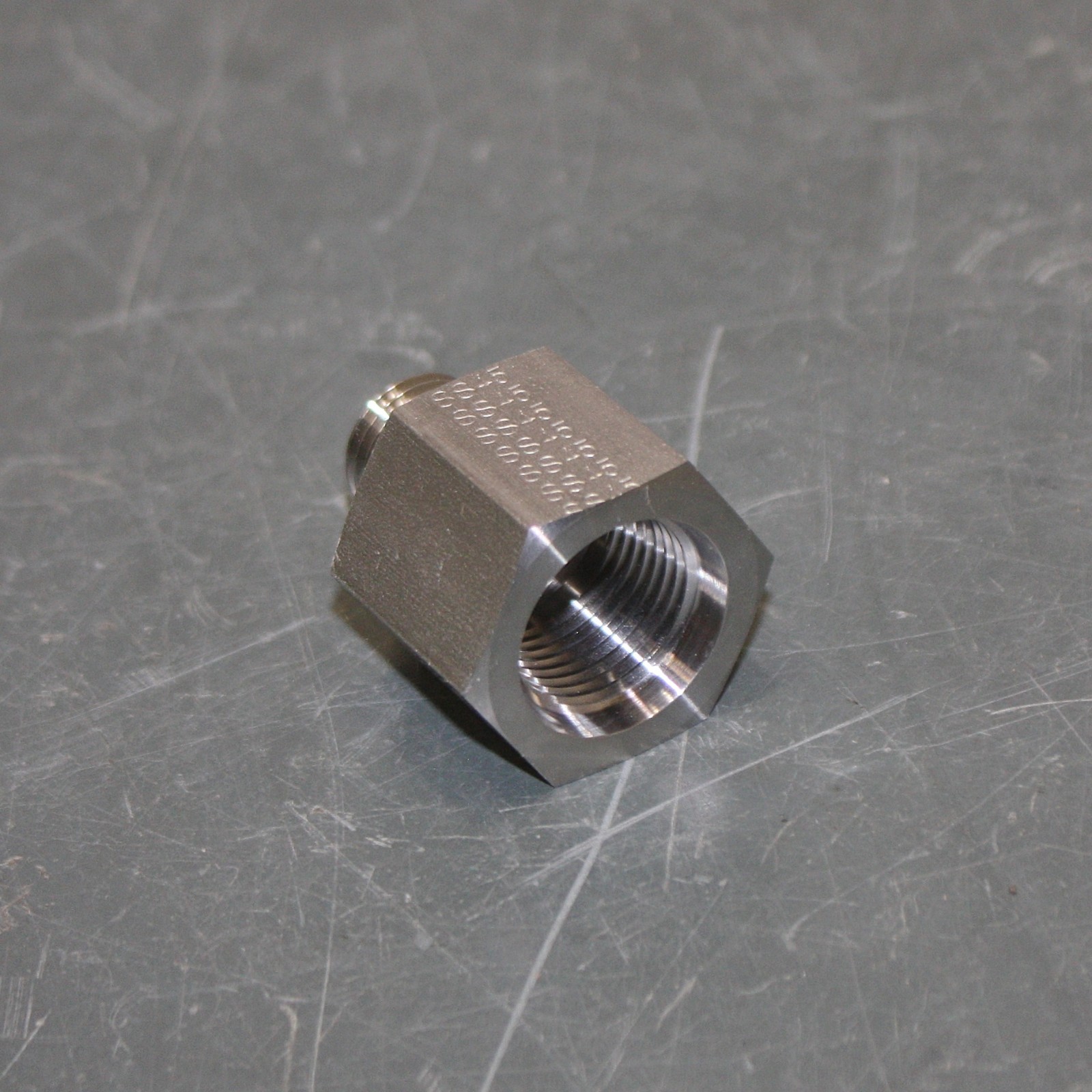 Parker Stainless Reducer Fitting 6-8 F5OG5-SS, 3/8″ x 1/2″ SAE ORB, 9/16″ x 3/4″