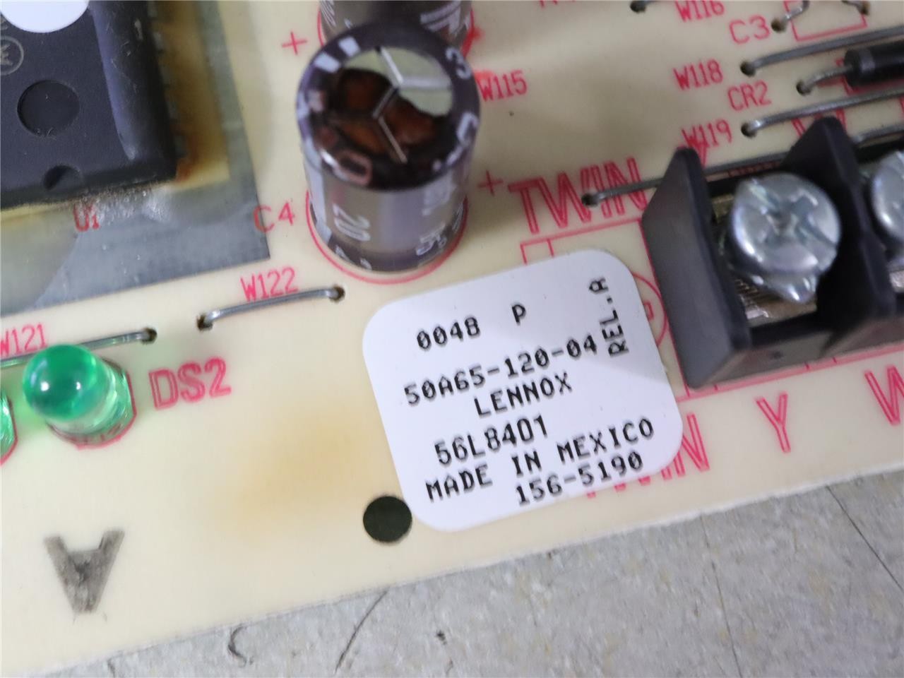 LENNOX SureLight 50A65-120-04 Furnace Control Circuit Board 56L8401