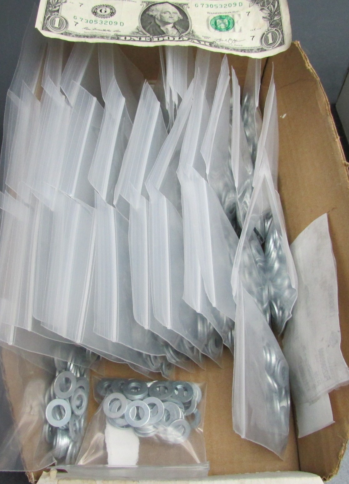 Lot 50 Lindstrom M8 Hardened Steel Flat Washers, Zinc DIN 125A TP200 200 Vickers
