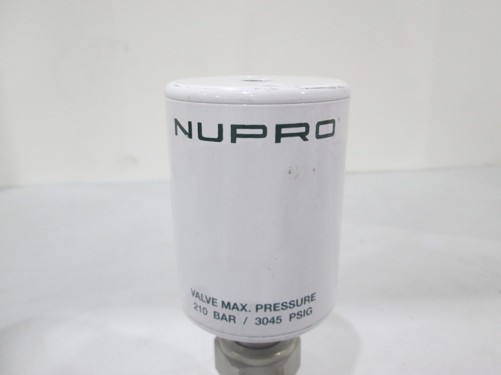 Nupro, 6LV-HDB111P-C, 3 Way High Pressure Valve, Butt End Weld, Used