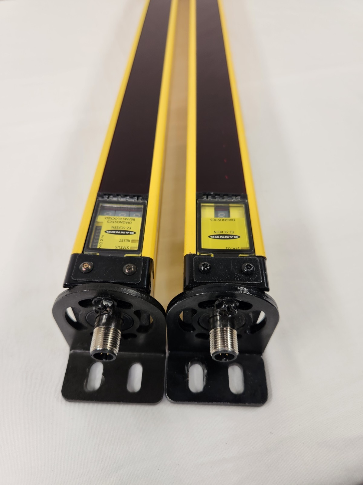 SLSP30-600Q88 Banner EZ-SCREEN Light Curtain (Pair)