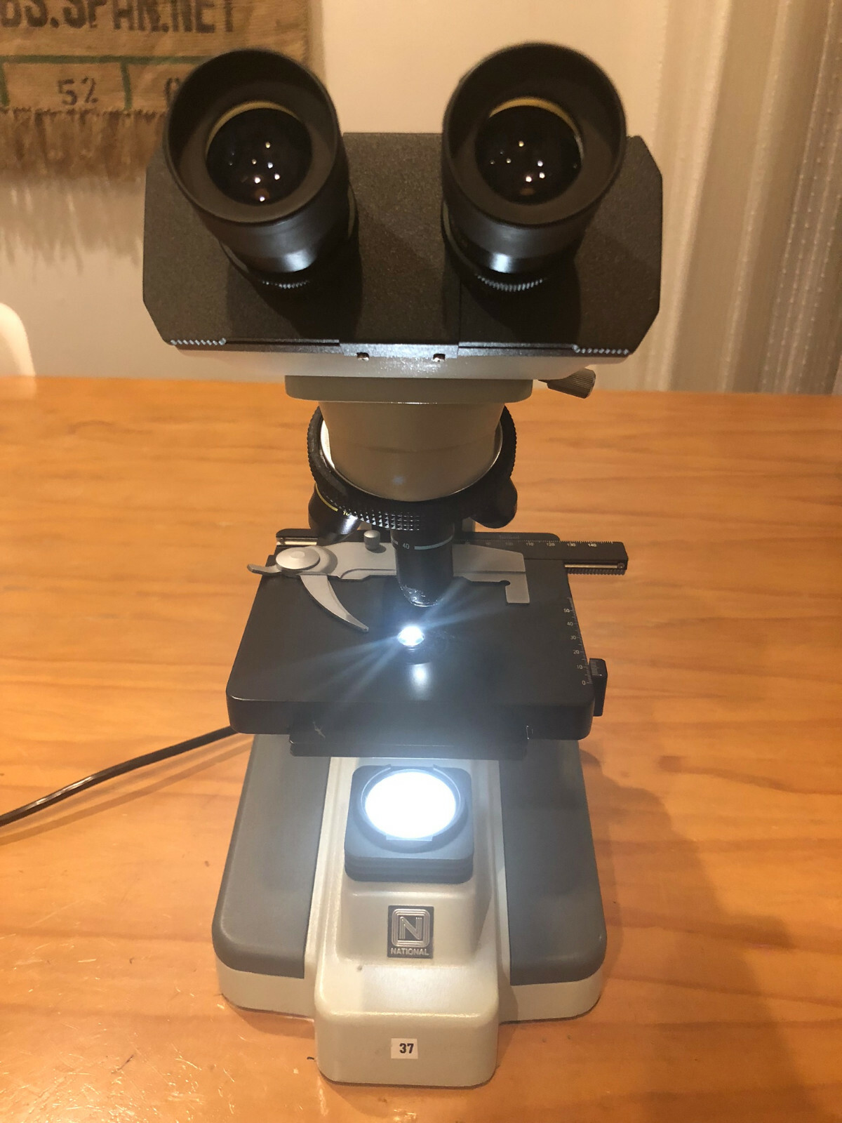 National B2-220 Binocular Microscope – 10x ocular – 4x 10x 40x 100x Objective