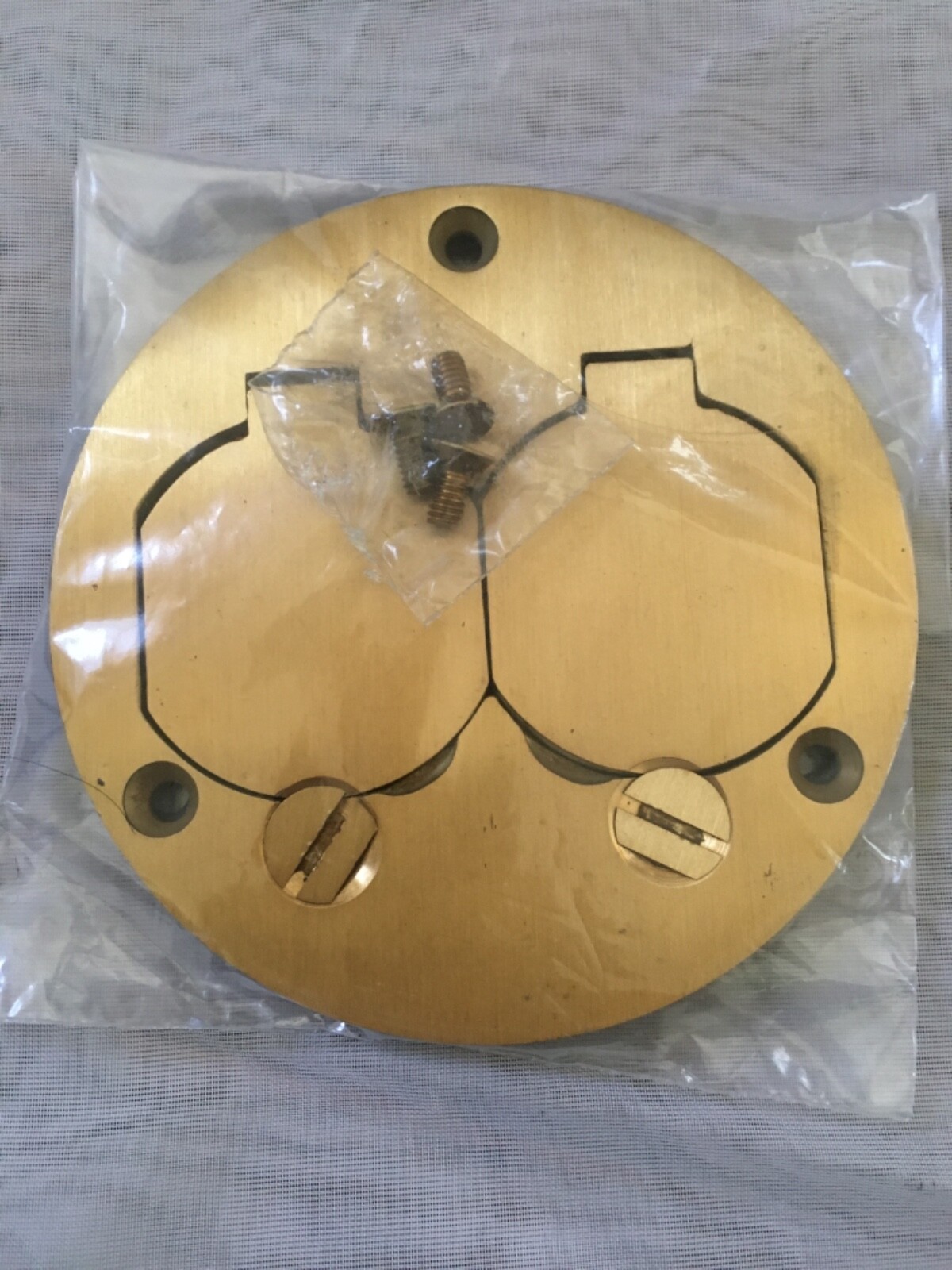 Hubbell Dualevel Adjustable Concretetite Floor Outlet Box B-2529 & Brass Cover