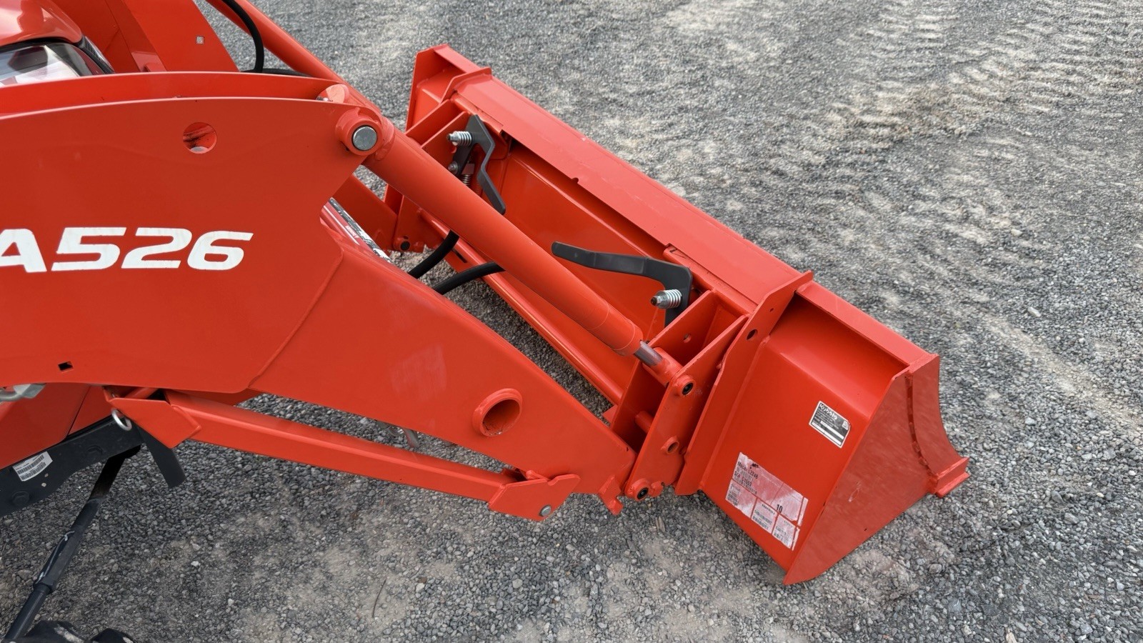 2023 KUBOTA L3302 TRACTOR WITH LA526 LOADER – 4X4 – HYDROSTATIC – LOW HR MACHINE