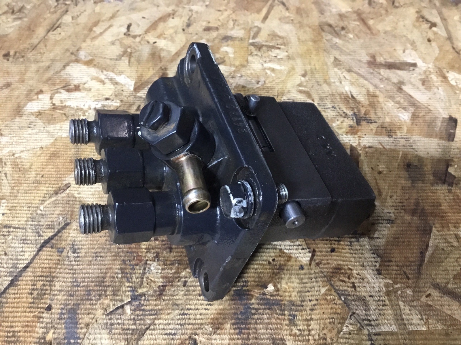 Used Daedong Fuel Injection Pump for Kioti 3C100LWS Engine 9413035237