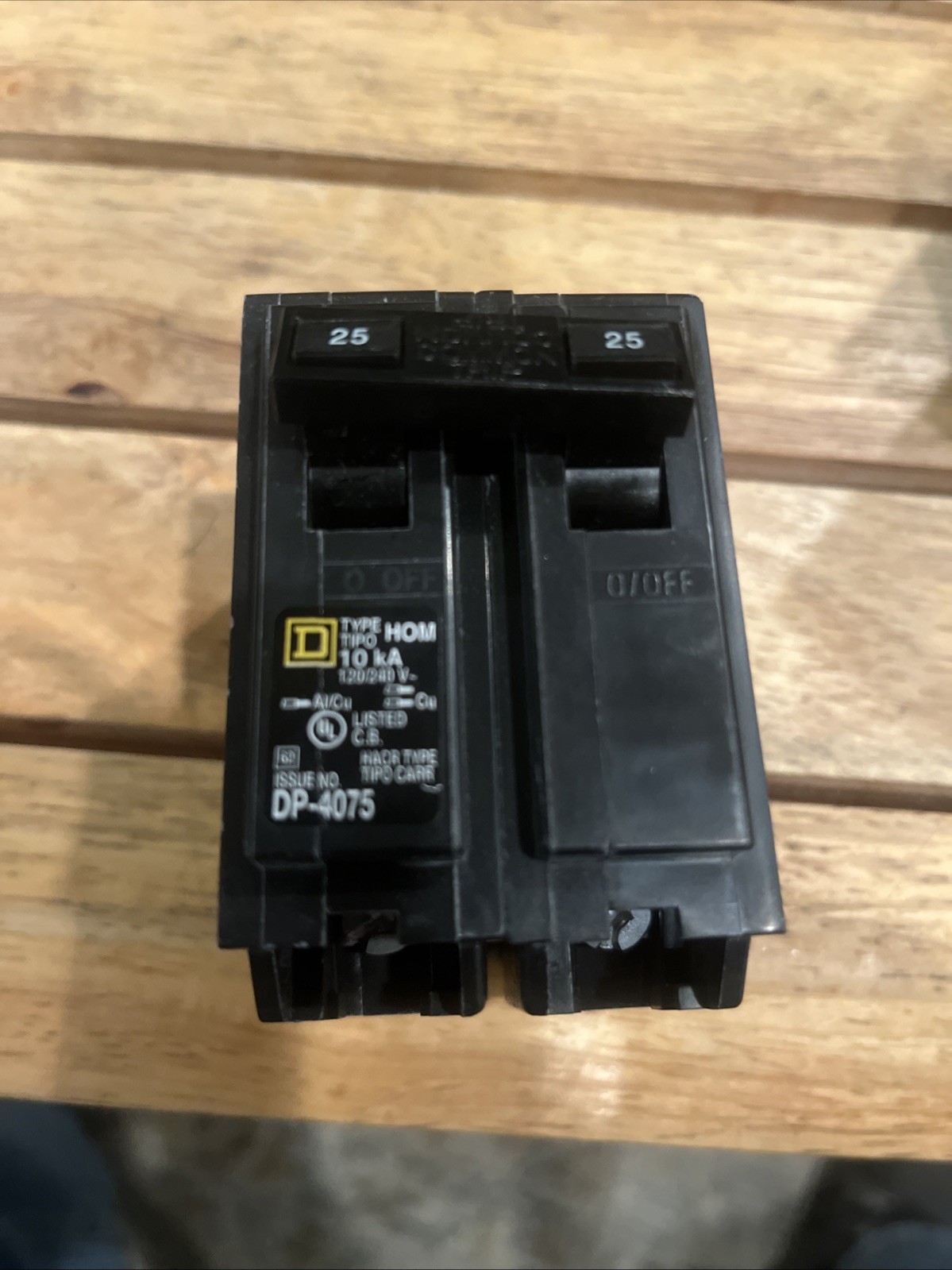 Square D HomeLine 2-Pole Plug-In Mount Indoor Circuit Breaker 120/240V 25A