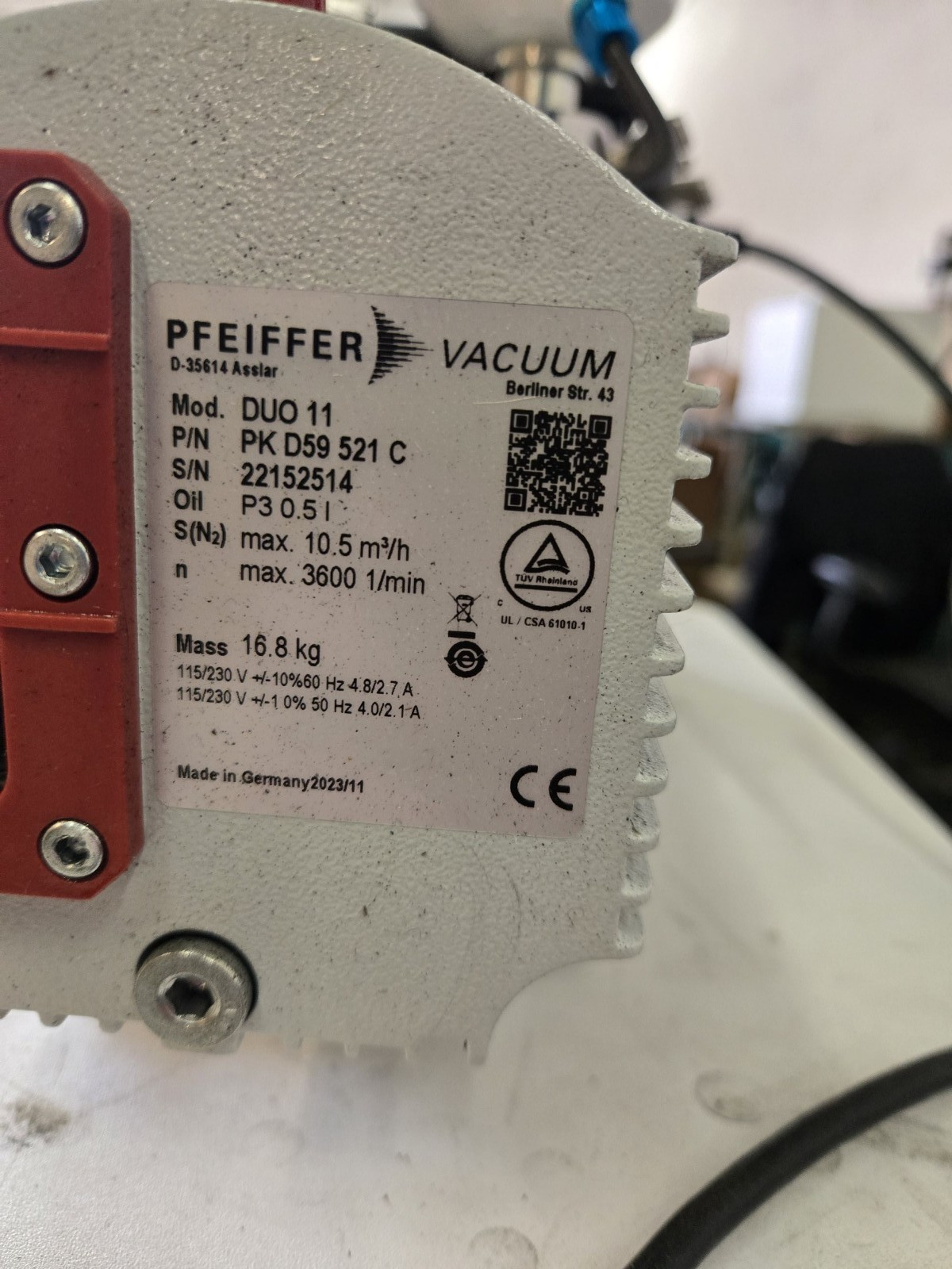 PFEIFFER VACUUM DUO 11