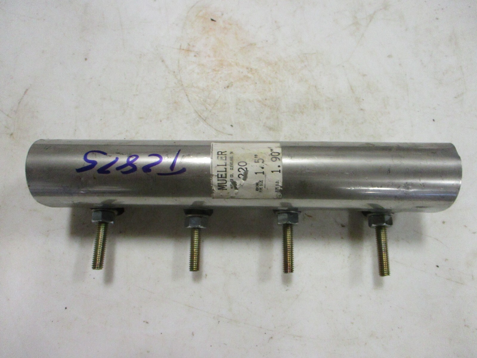 MUELLER 220 Pipe Repair Clamp 1-1/2″ (1.90″ OD) x 12″ Long / 4-Bolt