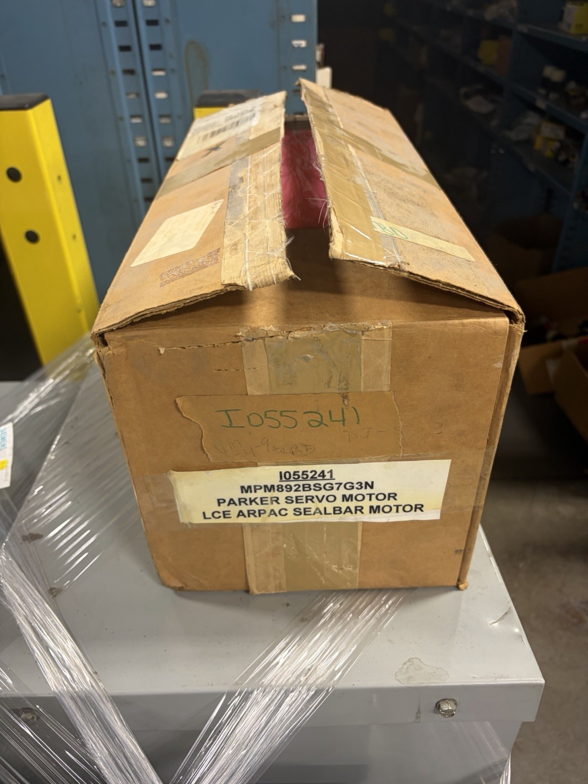 NEW Parker AC Servo Motor MPM892BSG7G3N 230V 0.78kW 7.3KE 2400RPM D3