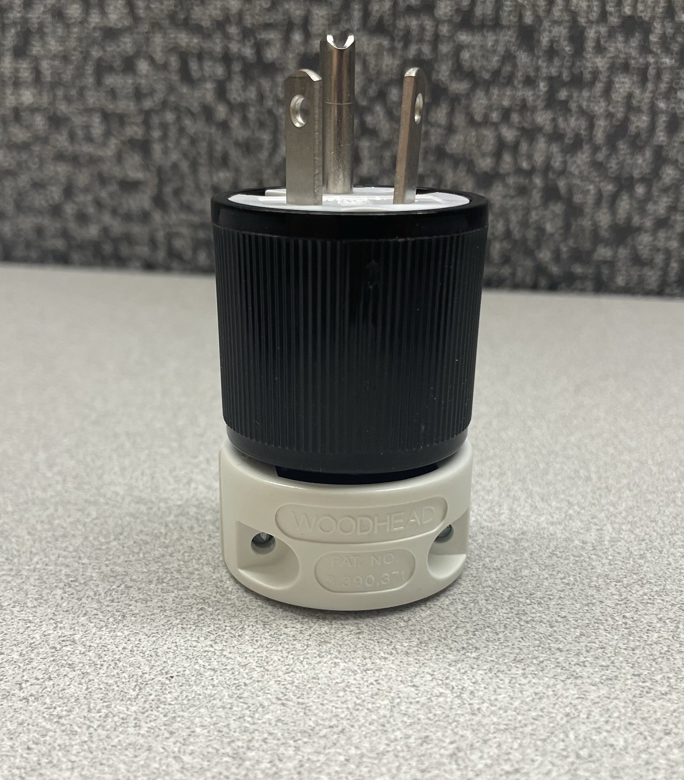Woodhead Electrical Plug Type B 3-Prong Grounding 125V 11-15A