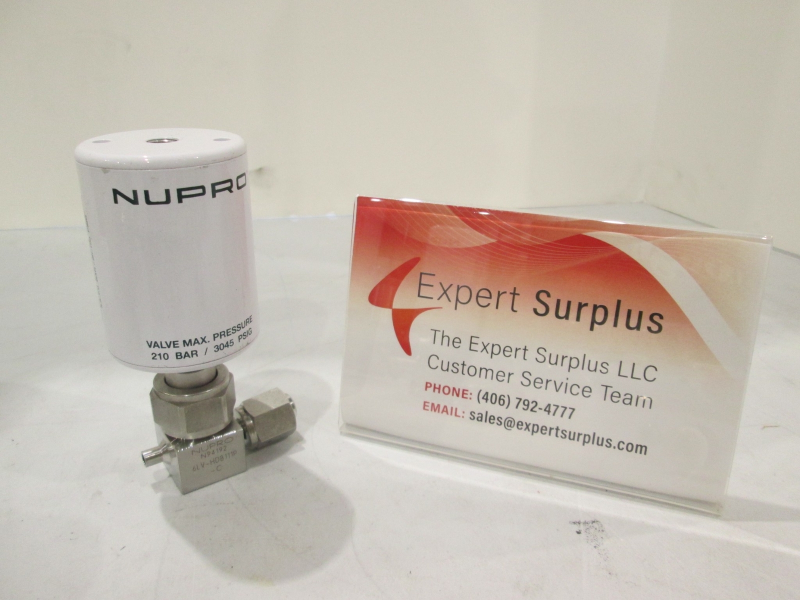 Nupro, 6LV-HDB111P-C, 3 Way High Pressure Valve, Butt End Weld/ FVCR, Used